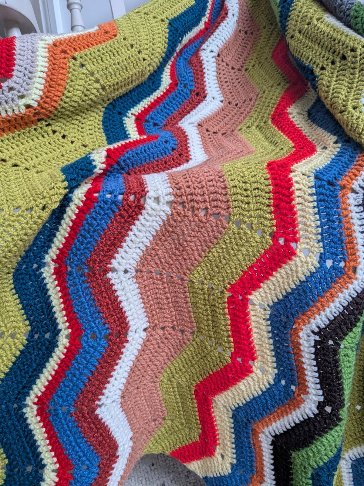 Handmade Crochet Blanket Chevron Multicoloured Zig Zags 150 x 130 cm Bright 