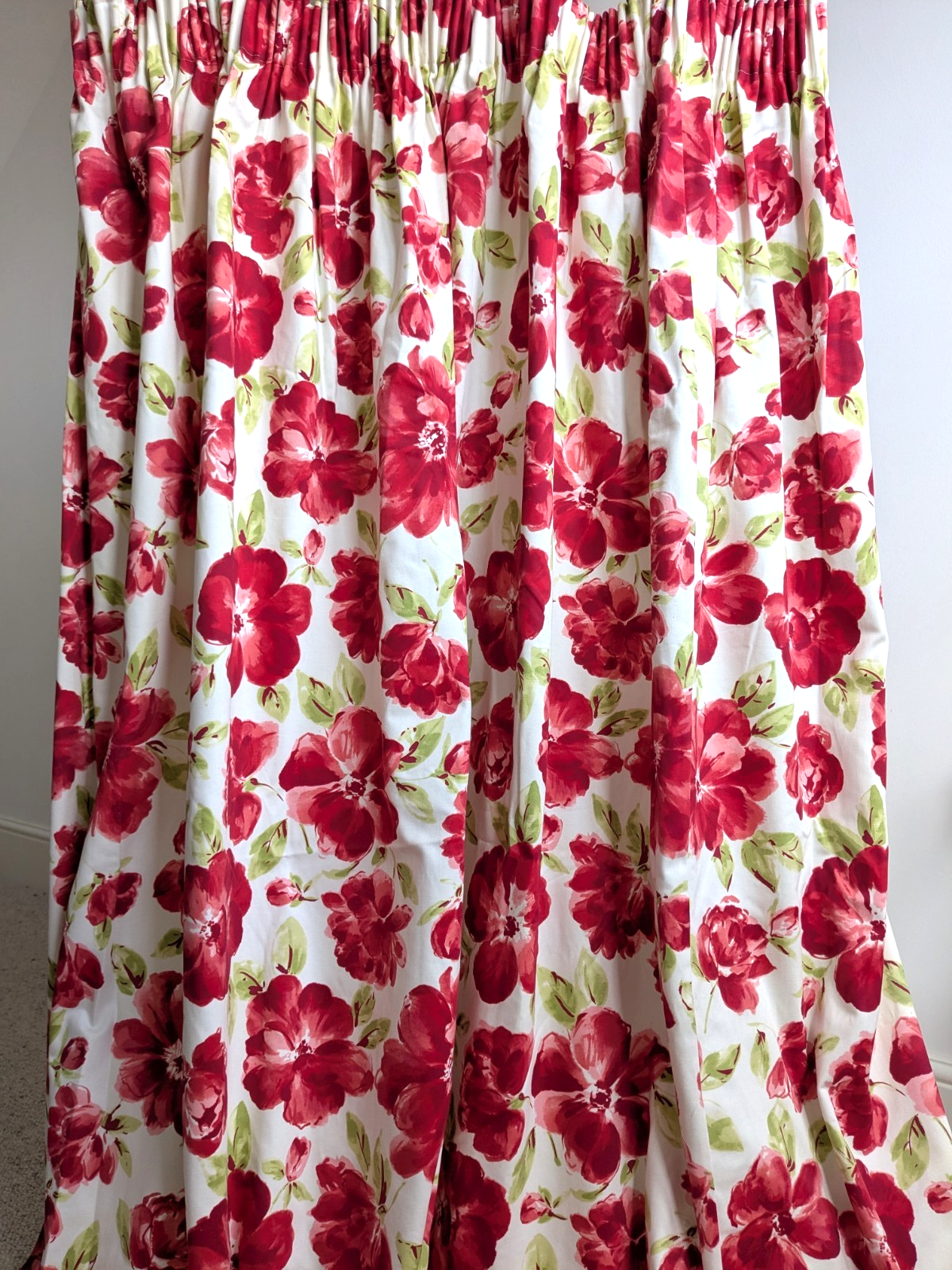 Laura Ashley Single Curtain W88 x L71 in / 226 x 182cm Bright Red Floral Lined