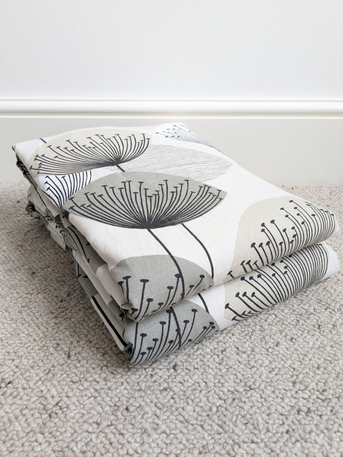 Sanderson Curtains W168 x L210 cm Dandelion Clocks Beige Eyelet Long