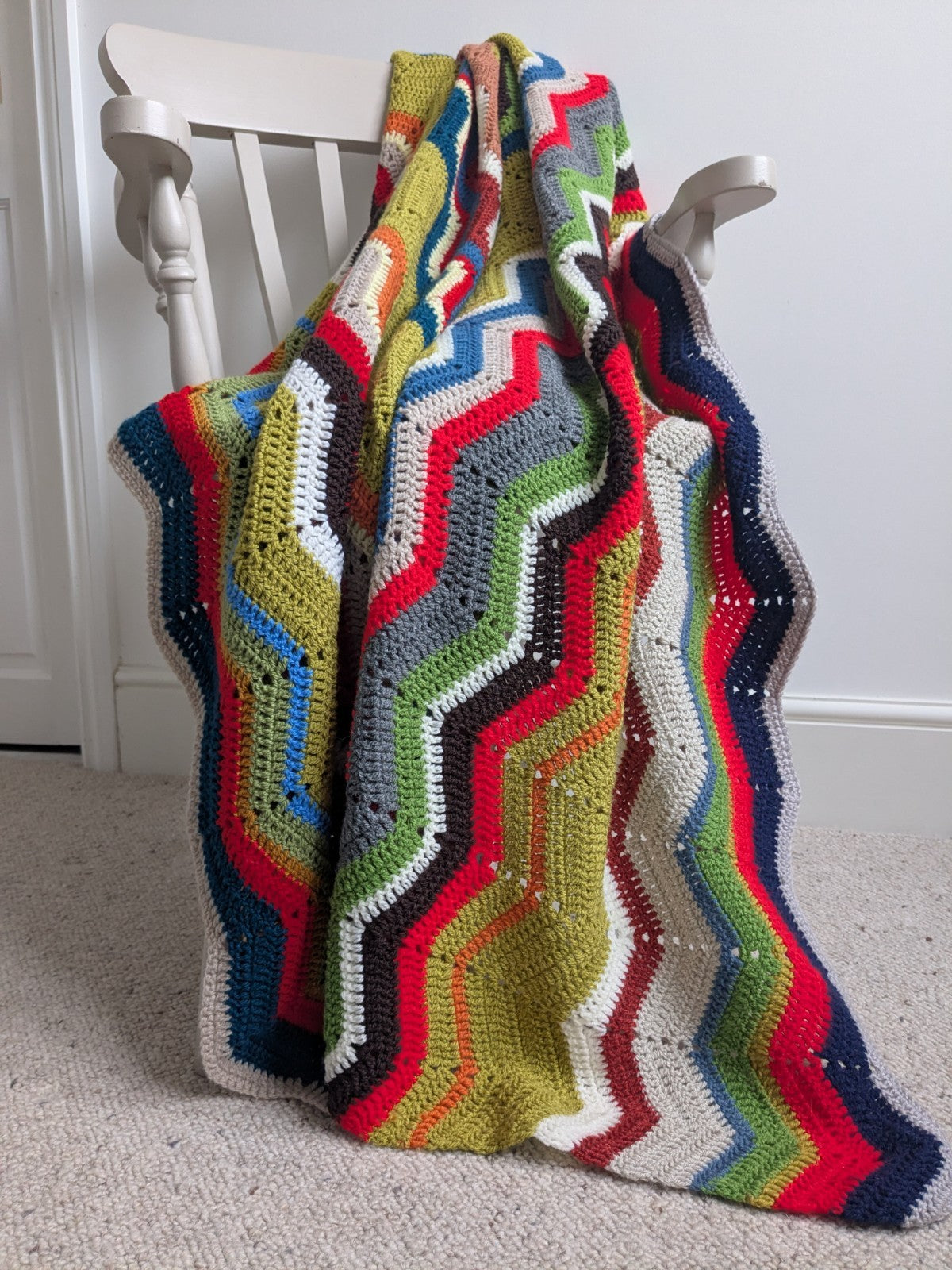 Handmade Crochet Blanket Chevron Multicoloured Zig Zags 150 x 130 cm Bright 