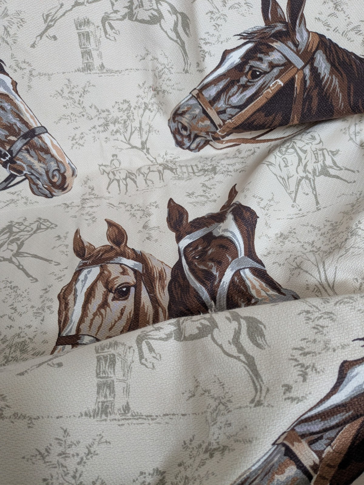 Horse Fabric Remnant 80% Cotton 20% Polyester 325 x 115 cm Pony Equestrian 