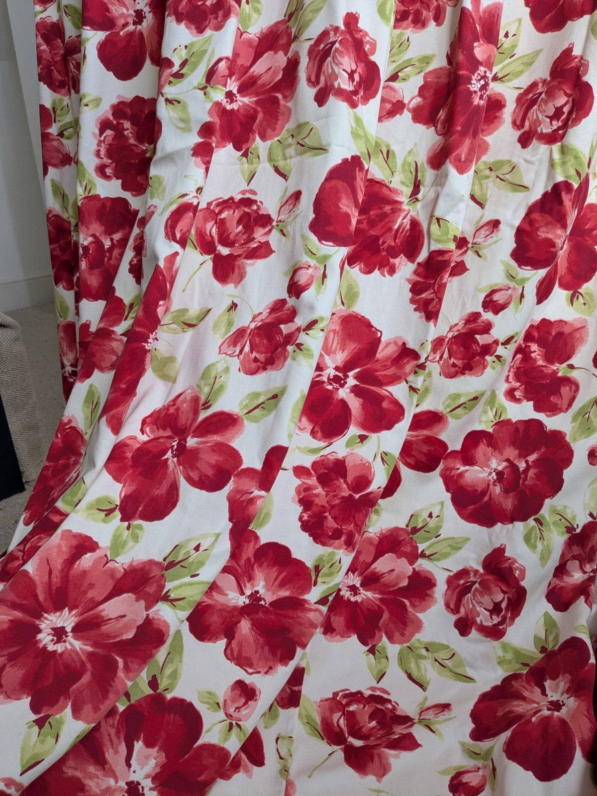 Laura Ashley Single Curtain W88 x L71 in / 226 x 182cm Bright Red Floral Lined